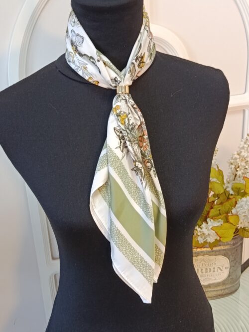 Pañuelo con anillo mariposas