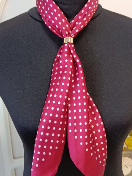 Pañuelo con anillo lunar burdeos