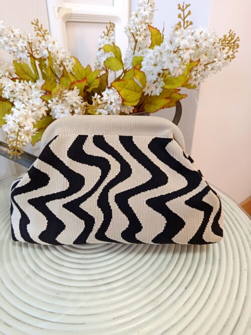 Bolso Clutch de Punto Estampado Zigzag Beige & Negro